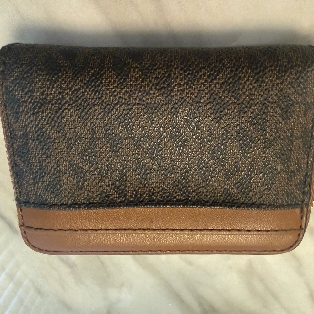 Michael Kors Gold and Brown Small Wallet - Picture 4 of 12